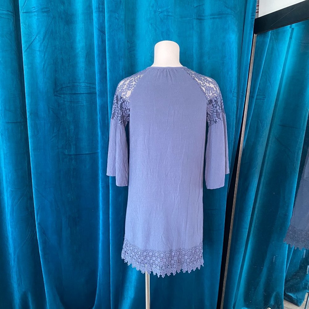 Knox Rose Lace Trim Bell Sleeve Shift Dress With Tassel - Picture 12 of 13
